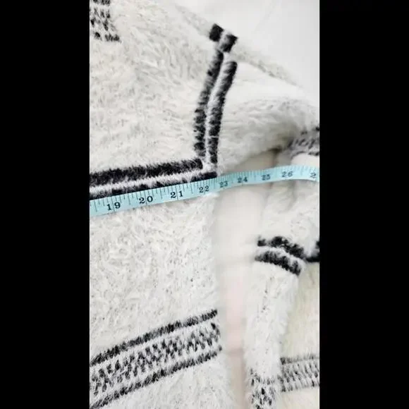 Anthropologie‎ Solitaire Cream Striped Fuzzy Cardigan Size Large - Picture 7 of 8